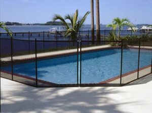 Cerramiento en textilene para piscinas